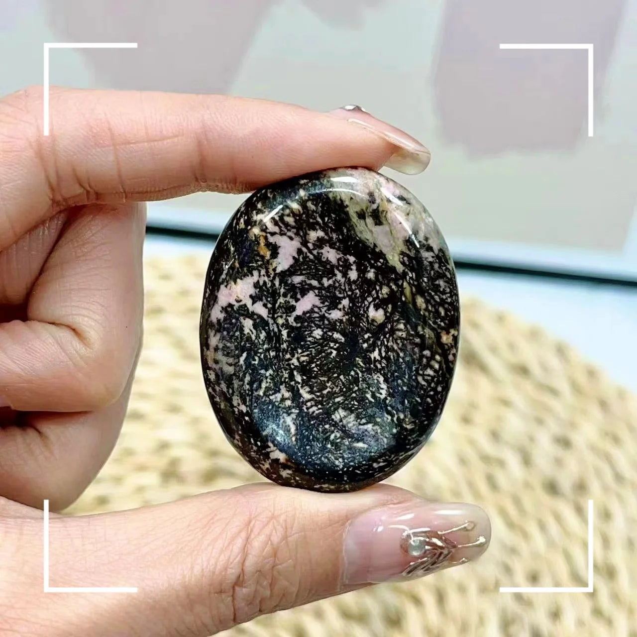 Natural Stone Face Massagers Thumb Forget Worry Stone Decompression Crystal Spiritual Healing Therapy Meditation