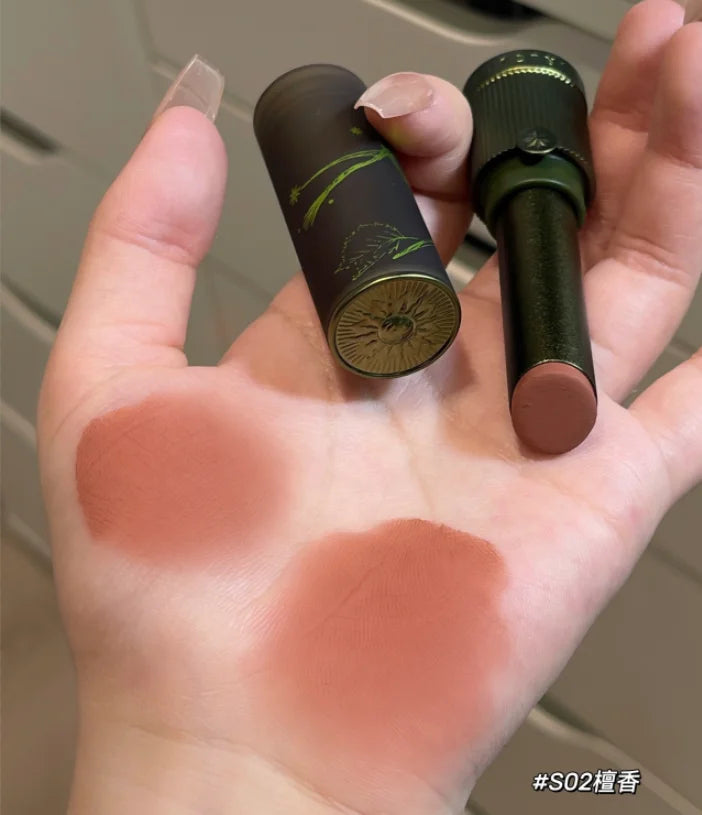 Girlcult Private Label Lipstick Custom Logo Matte Velvet Lip Balm Long Lasting Glossy Shimmer Transparent Lip Gloss