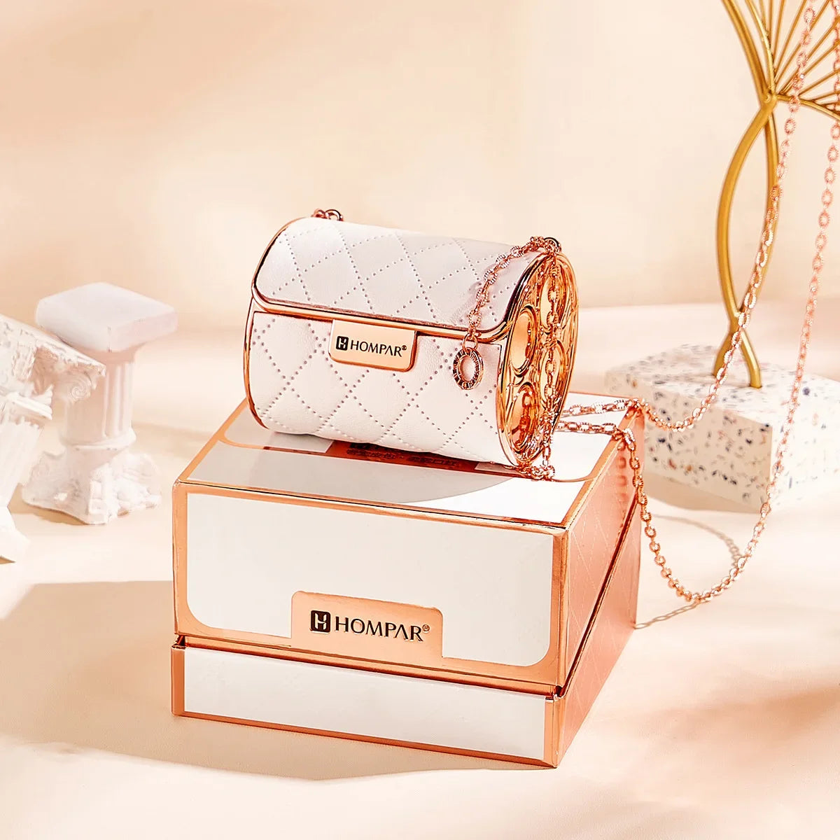 Luxury pet leather bag, soft mist lipstick, velvet matte surface does not fade and does not stick to the cup, four leather sets