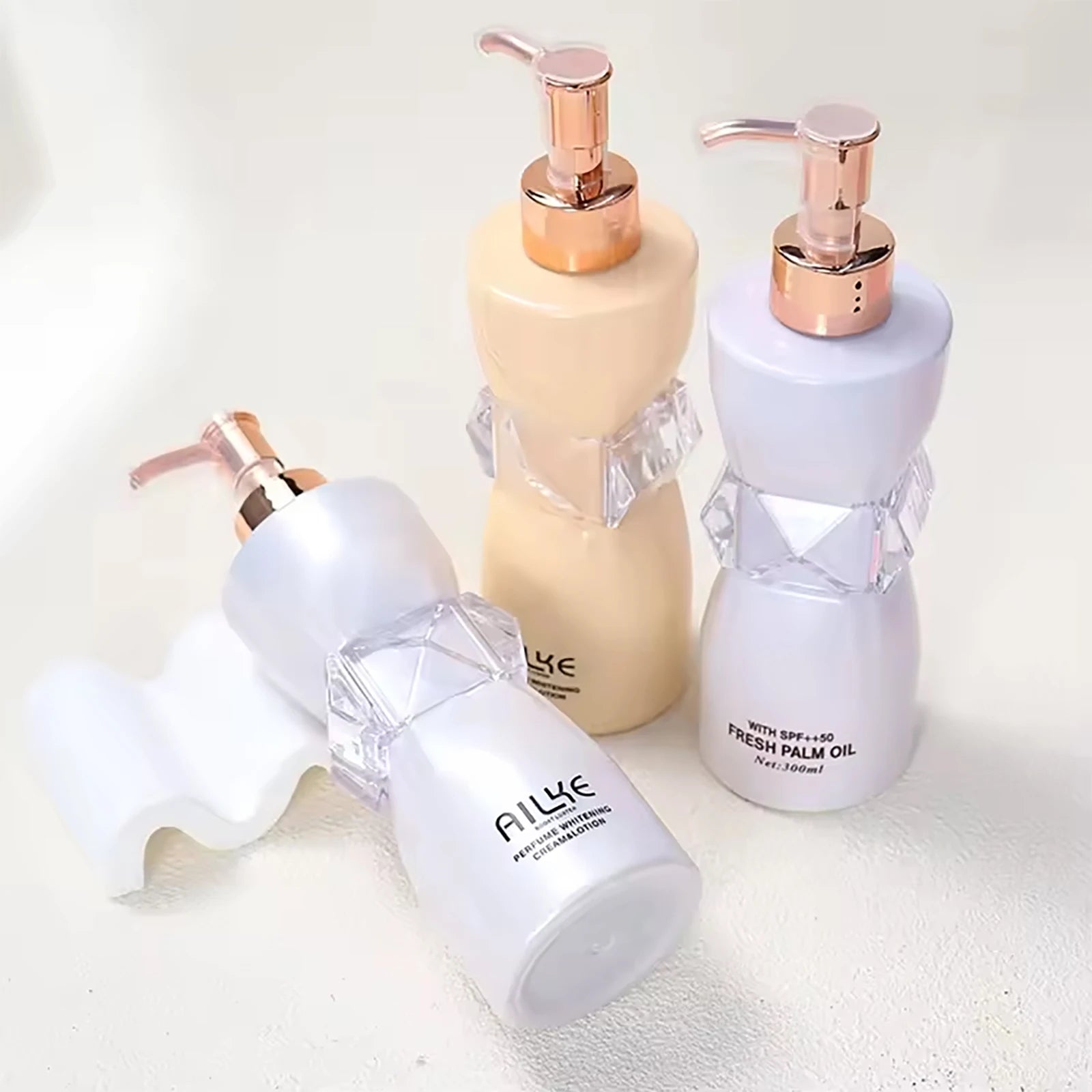 AILKE Moisturizing Whitening Body Lotion Black Spot Corrector With Nicotinamide Arbutin Anti-Wrinkle Brightening Skin Care Cream